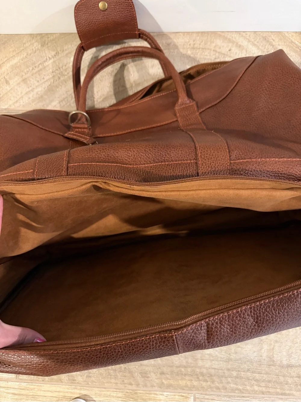 AG Leather Travel Bag Shoe Compartment 100% Pull Up Cognac Leather + Case